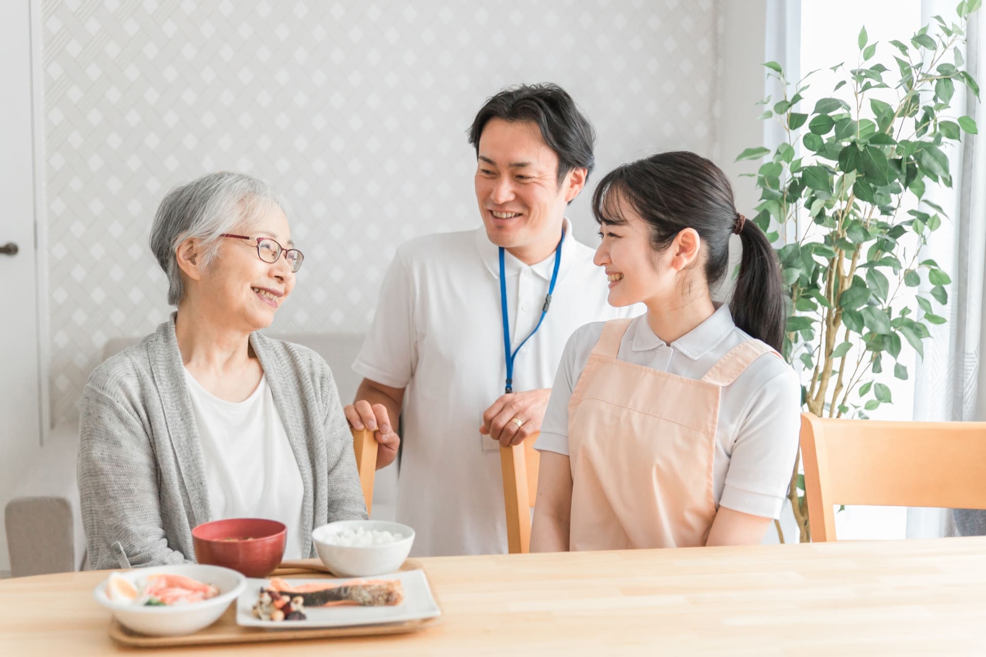 高齢者の食事における軟らかさの工夫とは？グループホームでの取り組み